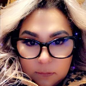 Meet your Posher, Adriana